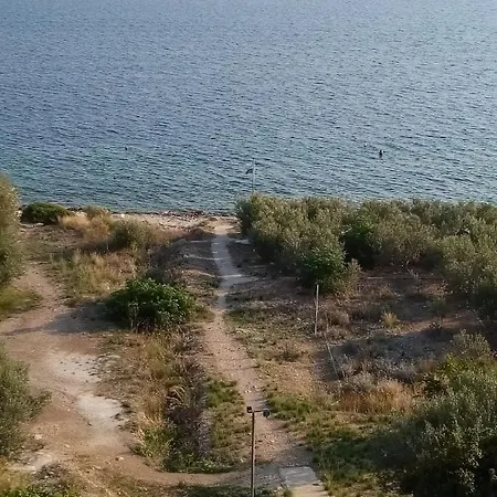 Atlas With Private And Seaview Daire Loutráki