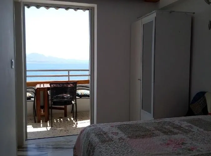 Atlas With Private And Seaview Lejlighed *